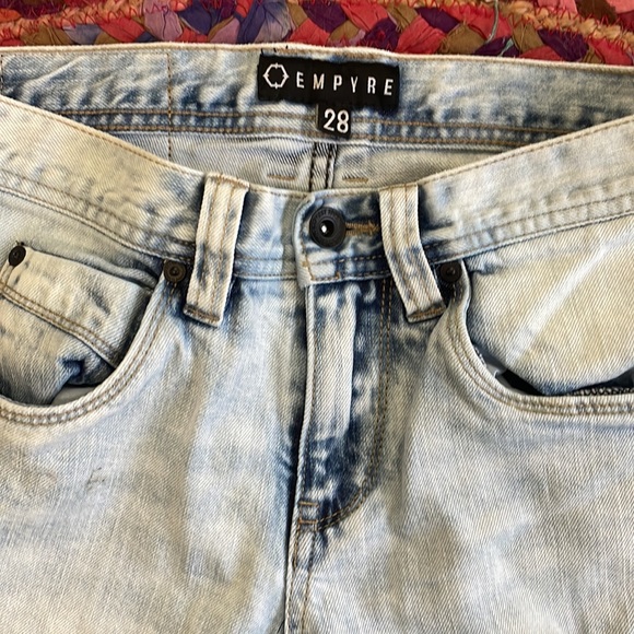 Men’s light wash jeans - Picture 4 of 5